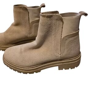 Lady's Beige Suede Boots